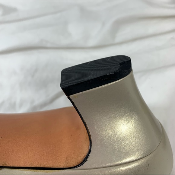 Vintage women metallic pearl SALVATORE FERRAGAMO heels pumps 8.5 AA - Picture 3 of 12